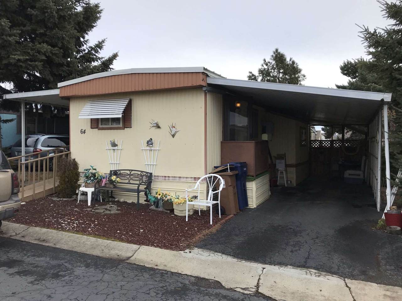 1211 Lyons Ave - Photo 1