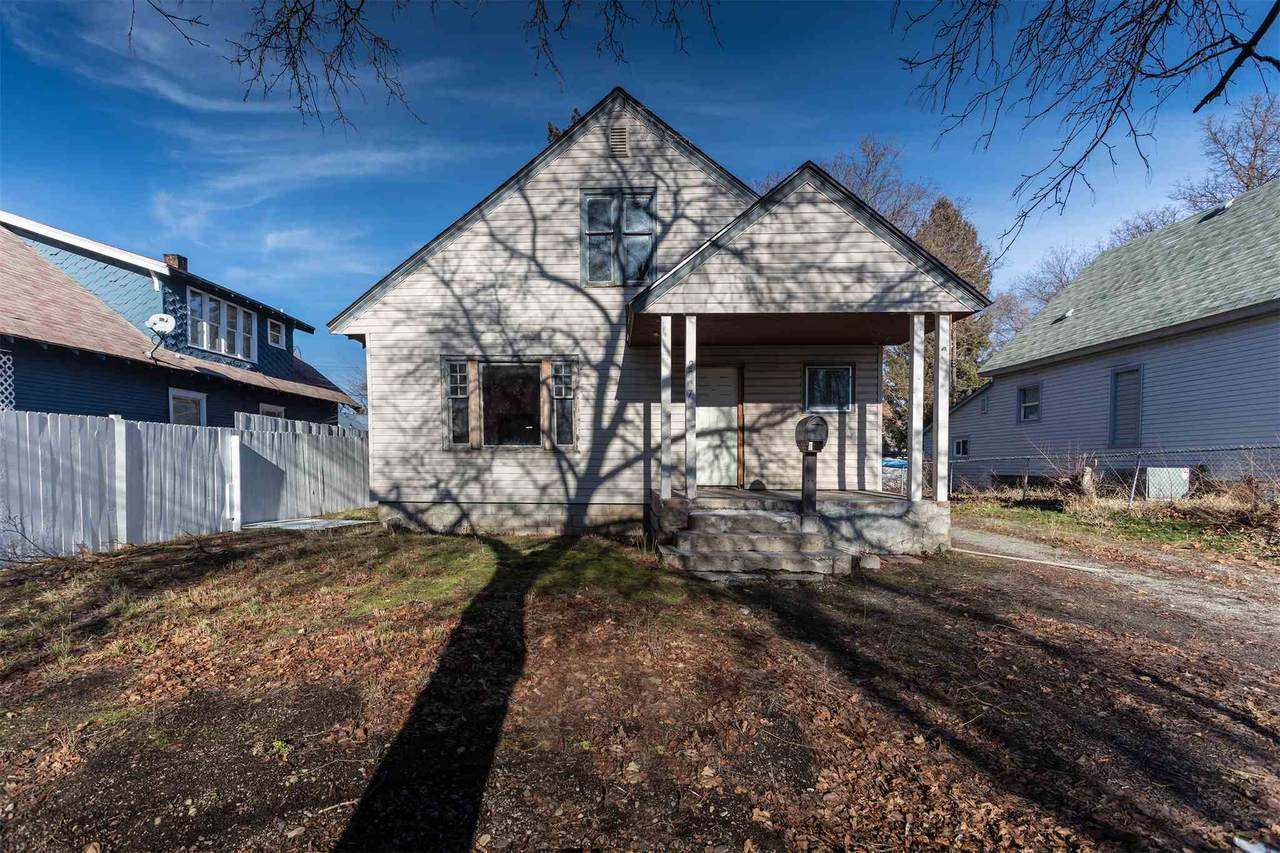 2807 Queen Ave - Photo 1