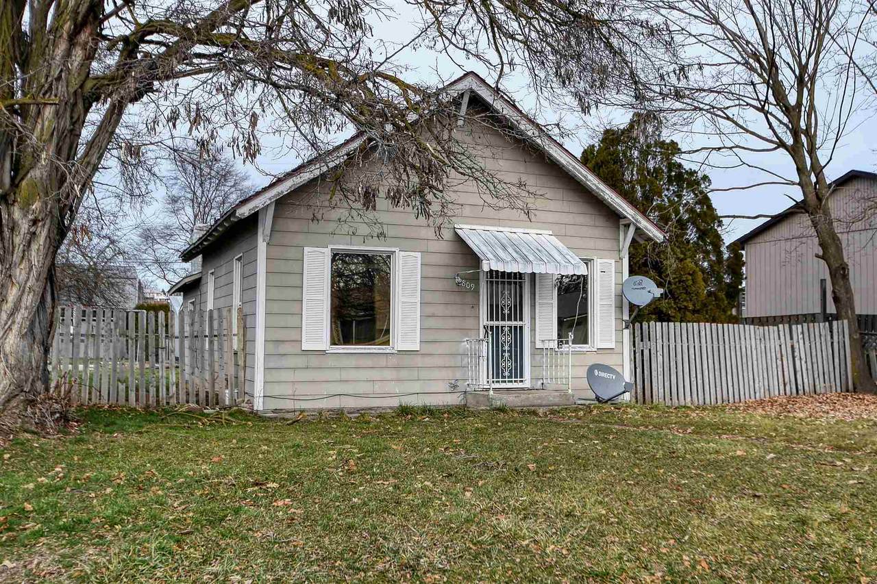 2809 Marshall Ave - Photo 1