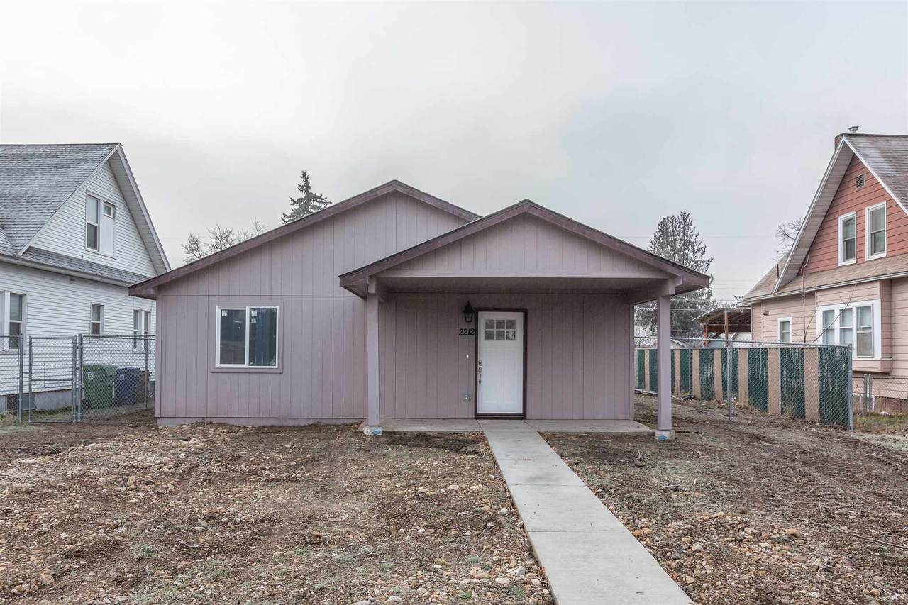 2212 Mission Ave - Photo 1