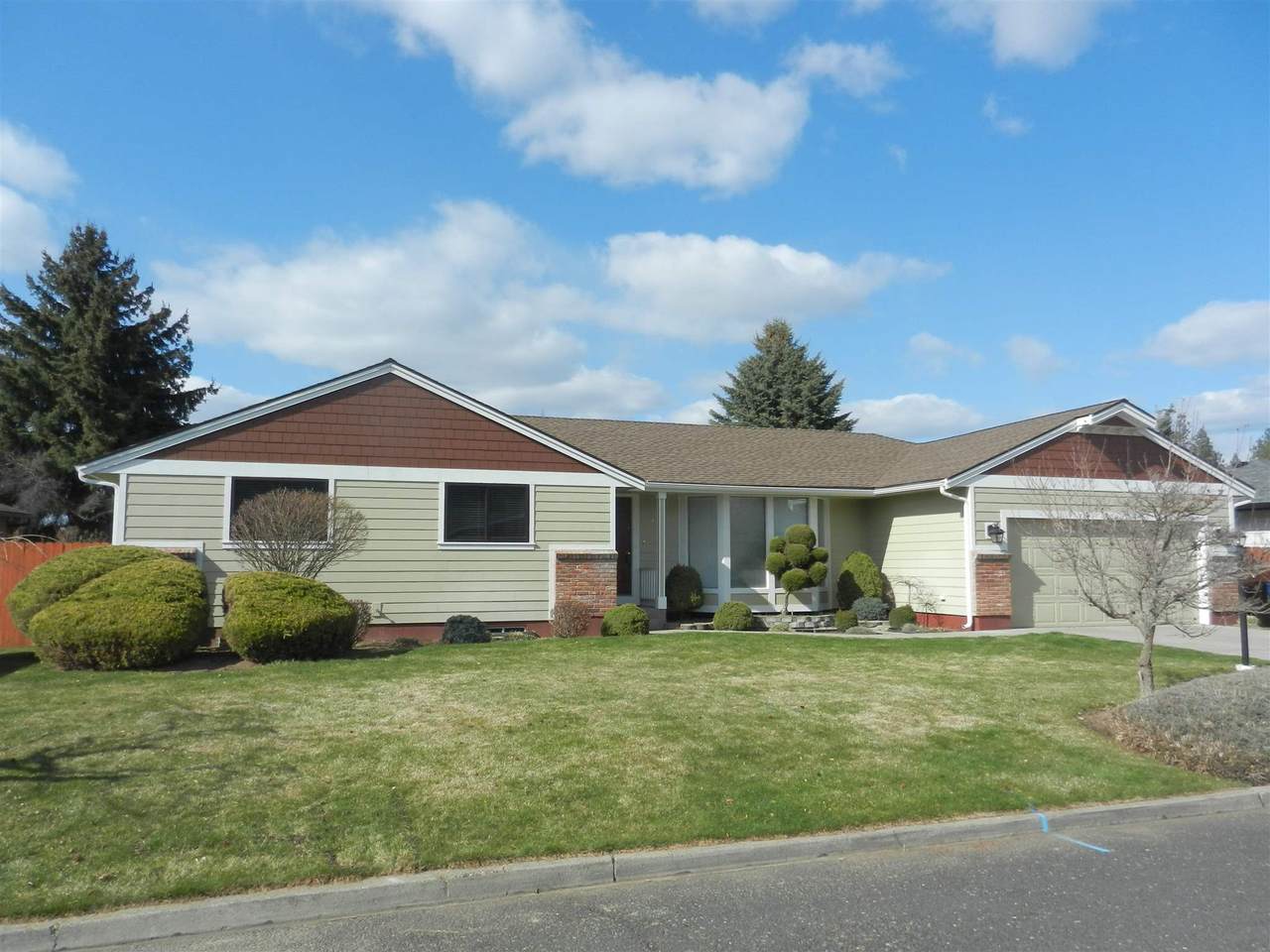 5914 W Lonewolf Ave - Photo 1