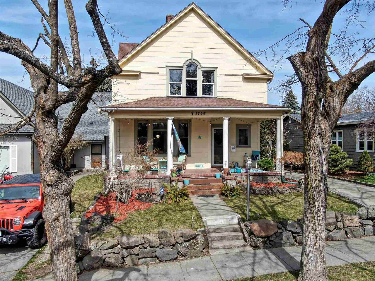 1706 14th Ave - Photo 1