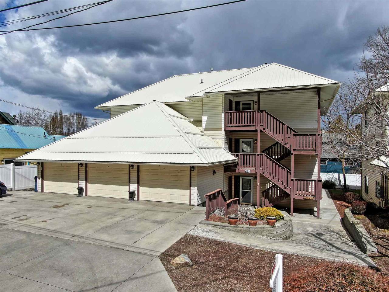 1632 Wilson Ave - Photo 1