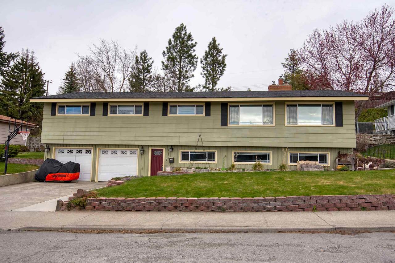 2320 W. Woodside Ave - Photo 1