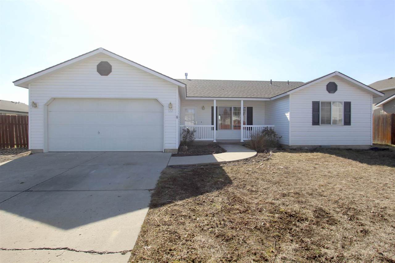 122 Whispering Oak Ln - Photo 1