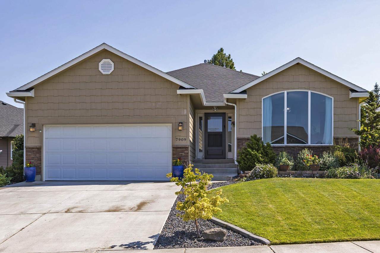 7909 Parway Ln - Photo 1
