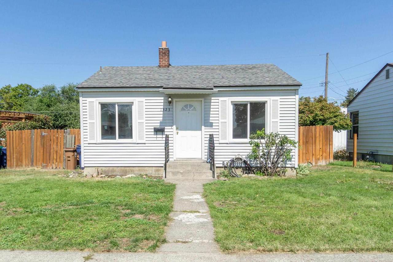 1323 Hoffman Ave - Photo 1