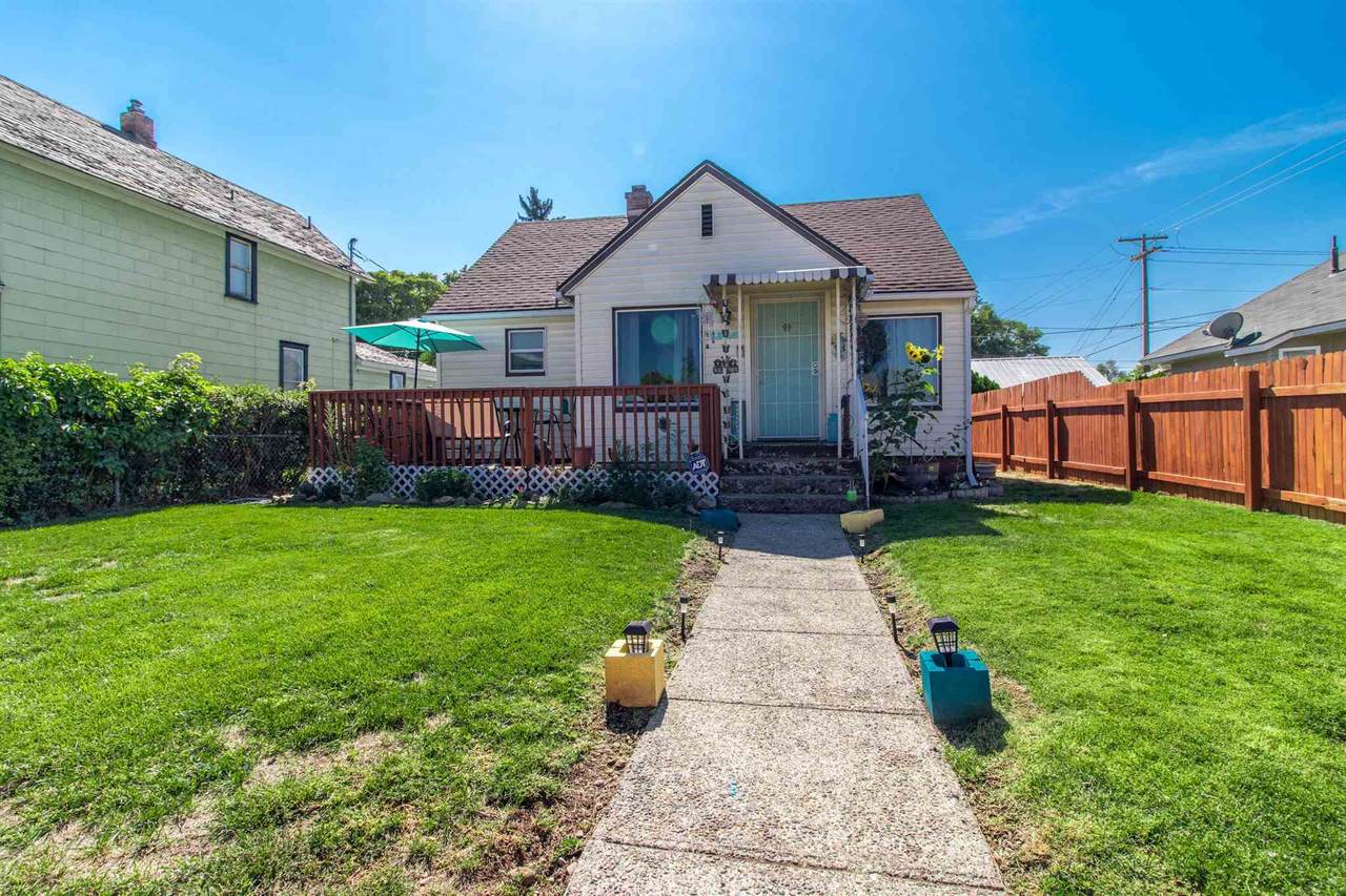 1315 Chelan Ave - Photo 1