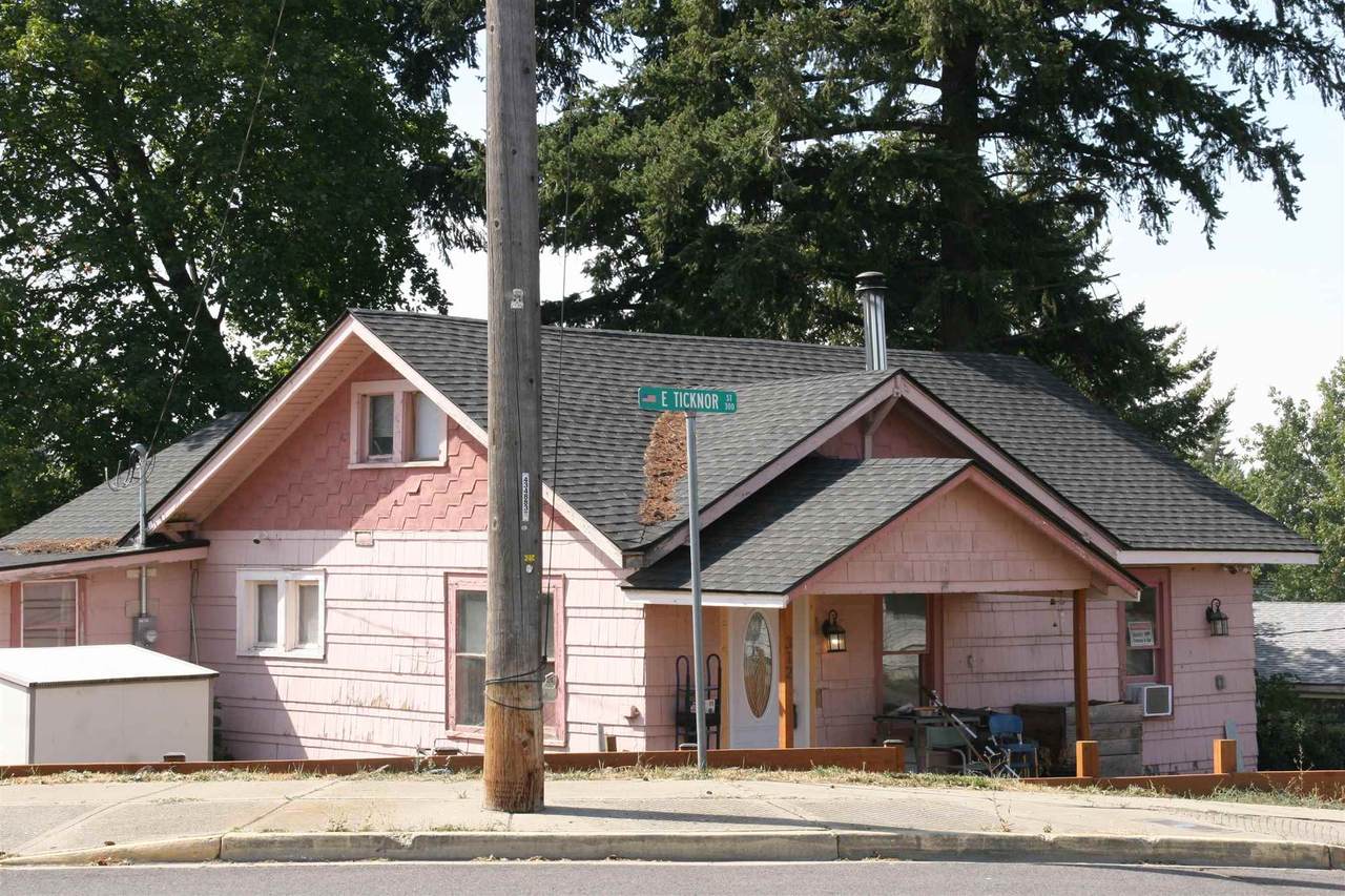 312 Ticknor St - Photo 1