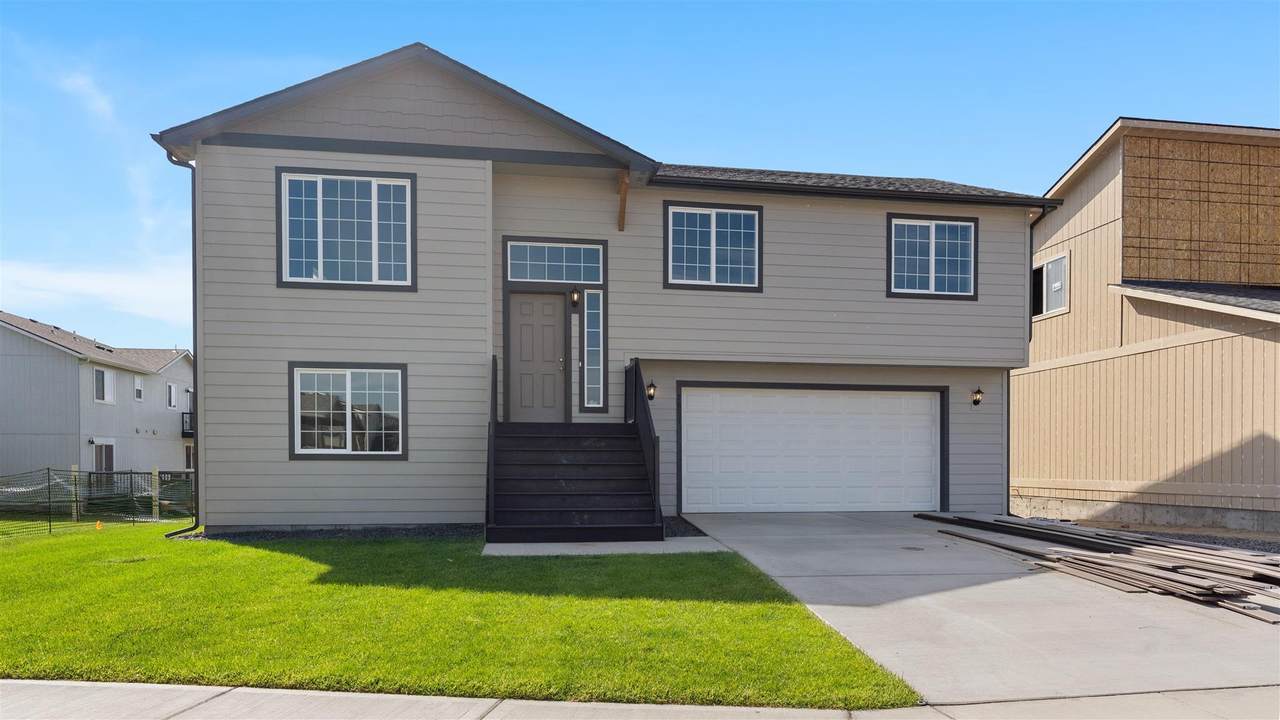 1851 Lavendar Ave - Photo 1