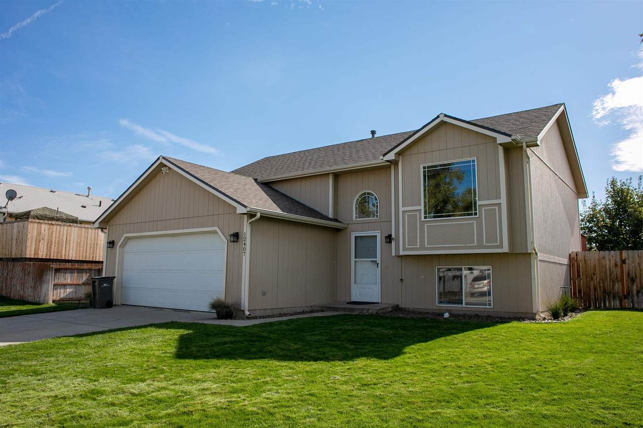 12407 Chandler Ave - Photo 1