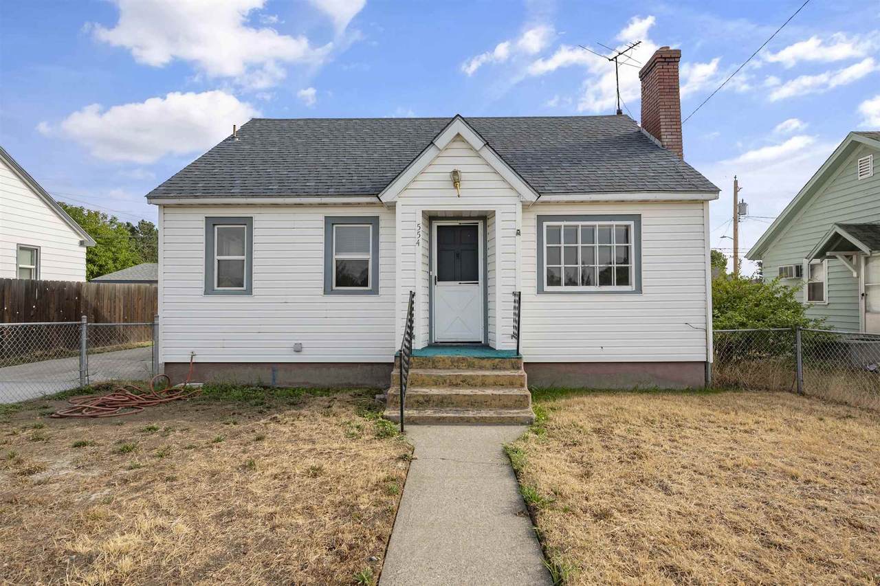 554 Wellesley Ave - Photo 1