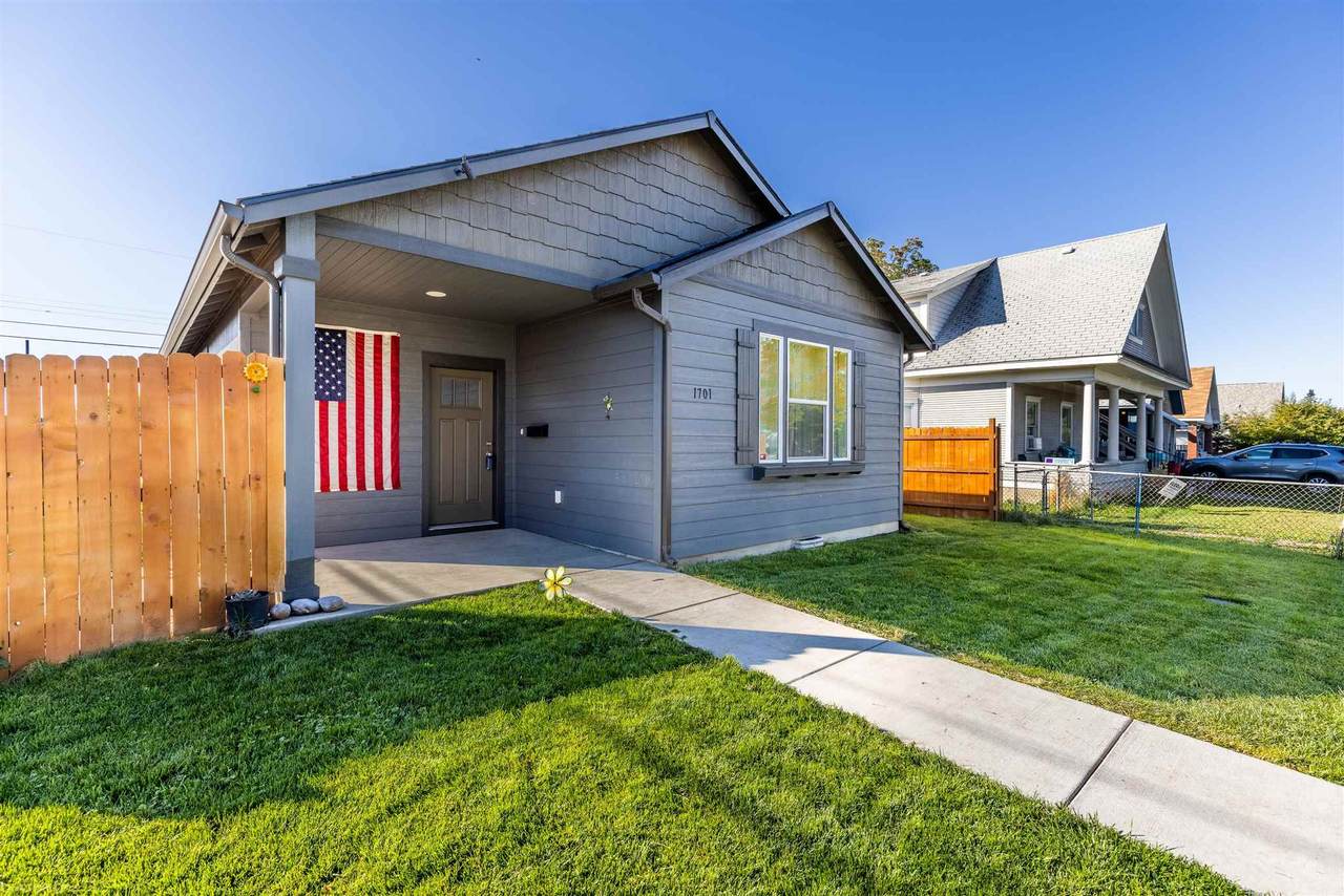 1701 Mansfield Ave - Photo 1