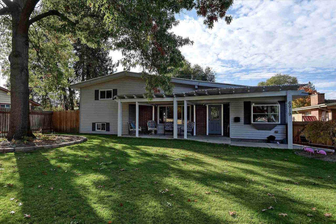 6919 Howard St - Photo 1