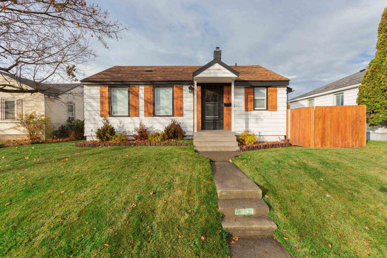2324 Wabash Ave - Photo 1