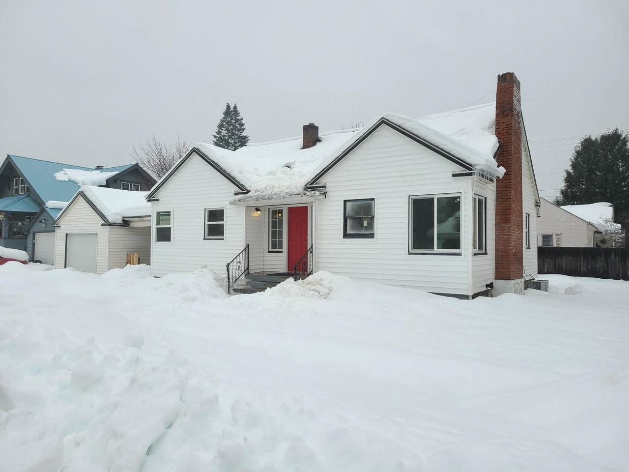 802 4th St - Photo 1