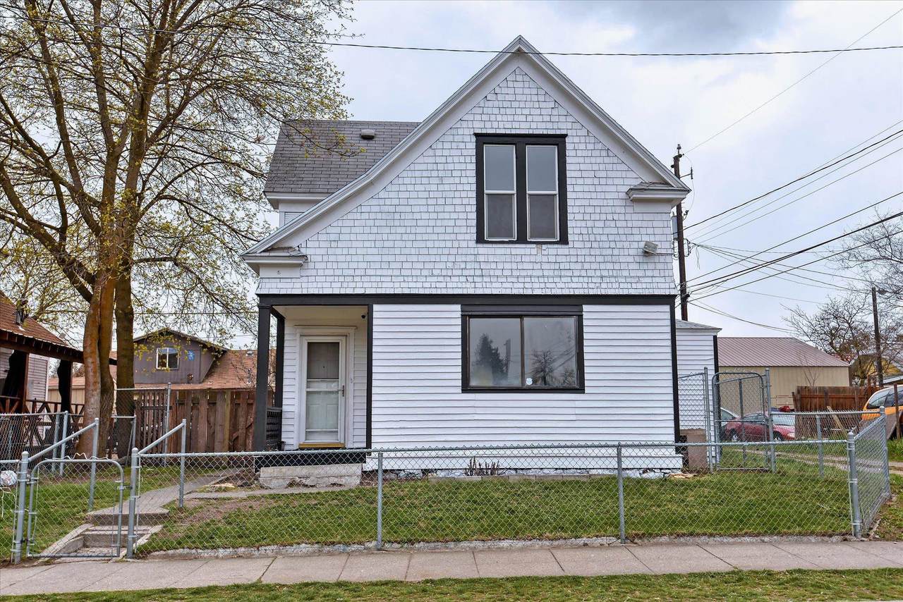 218 Hogan St - Photo 1