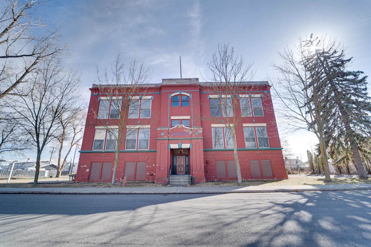 5634 Commerce Ave - Photo 1