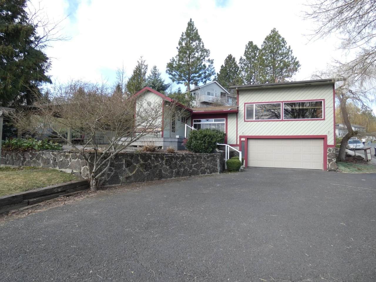 602 Sunrise Dr - Photo 1