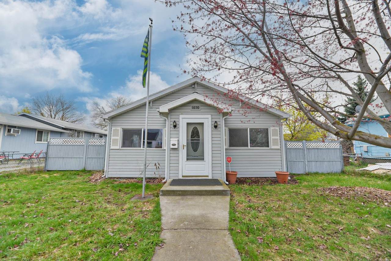 1650 Queen Ave - Photo 1