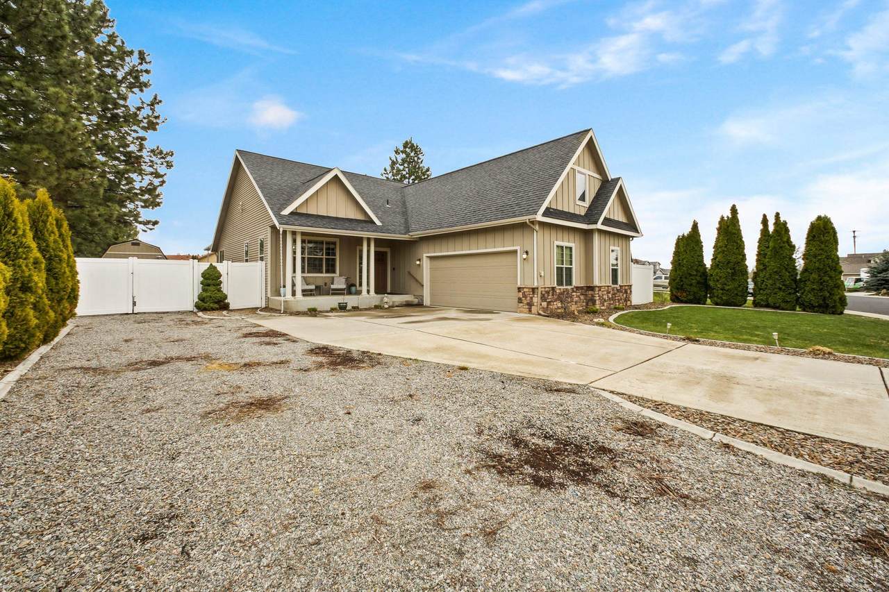 611 Margaret St - Photo 1