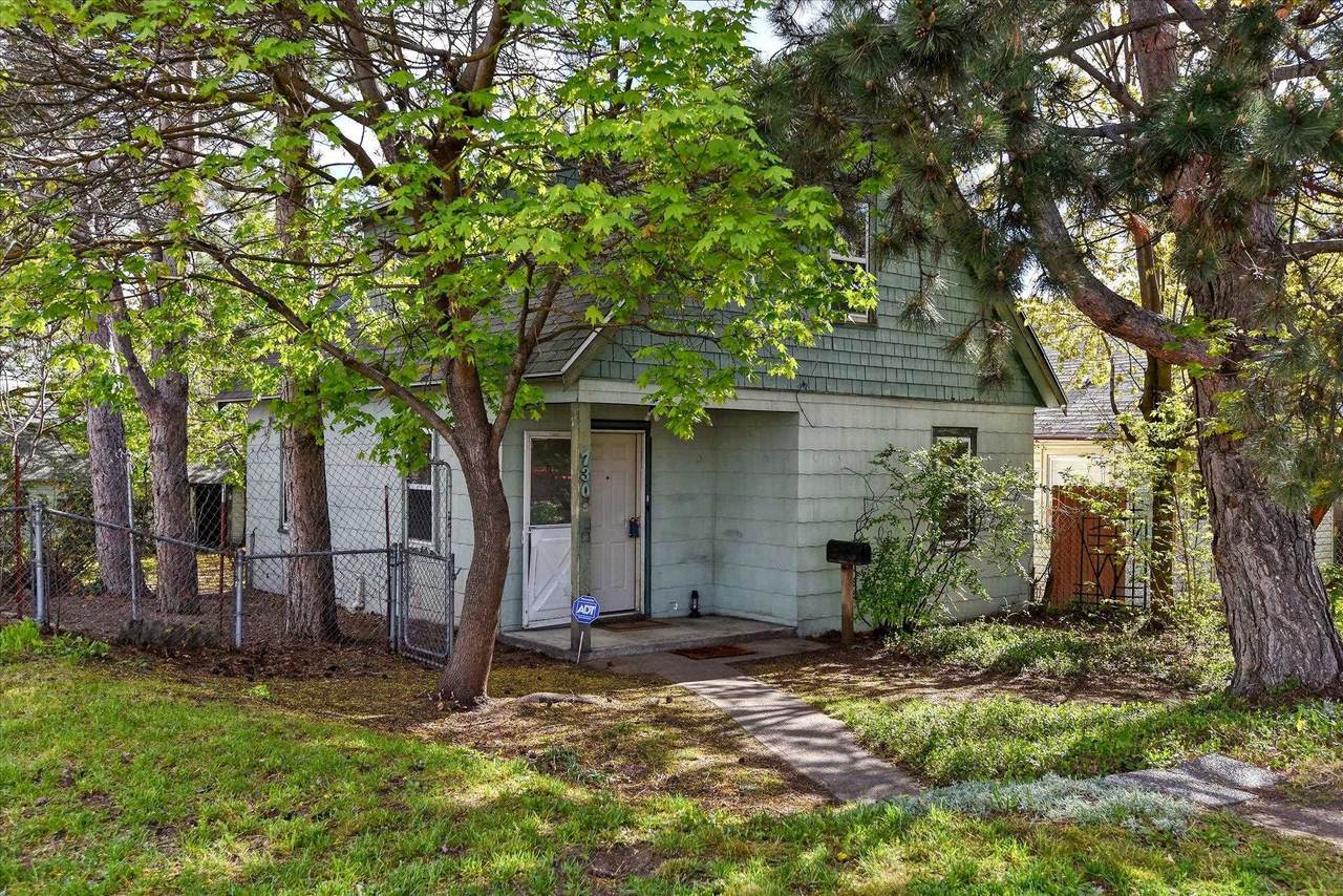 730 Rockwell Ave - Photo 1