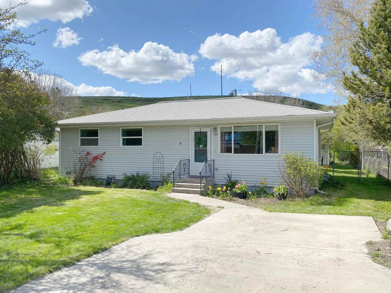 105 G St - Photo 1
