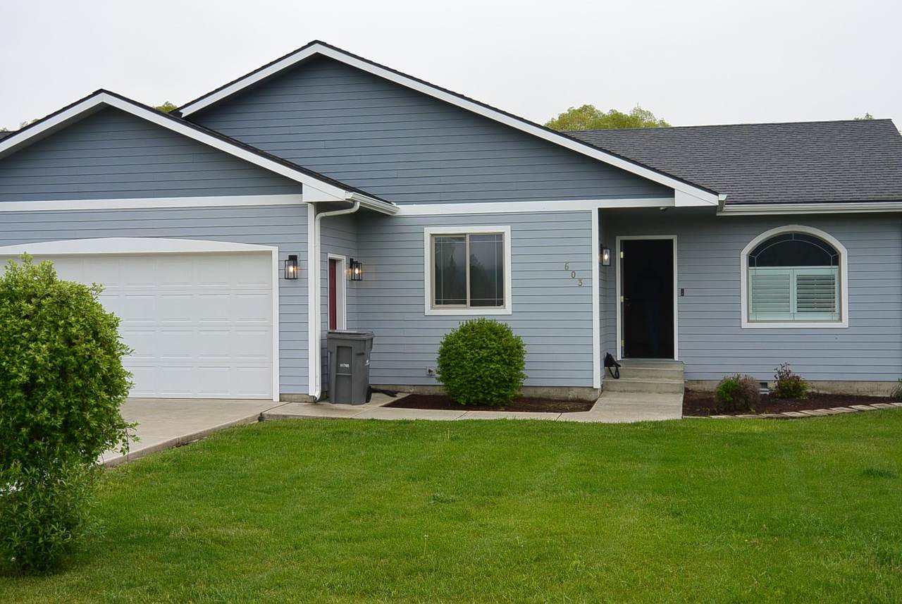 603 Stevens St - Photo 1