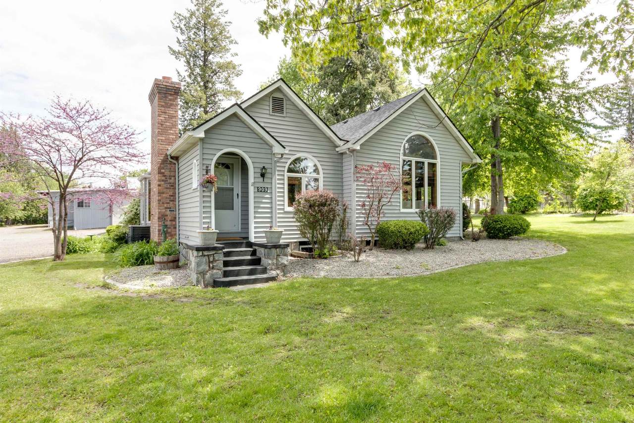 909 Adams Rd - Photo 1
