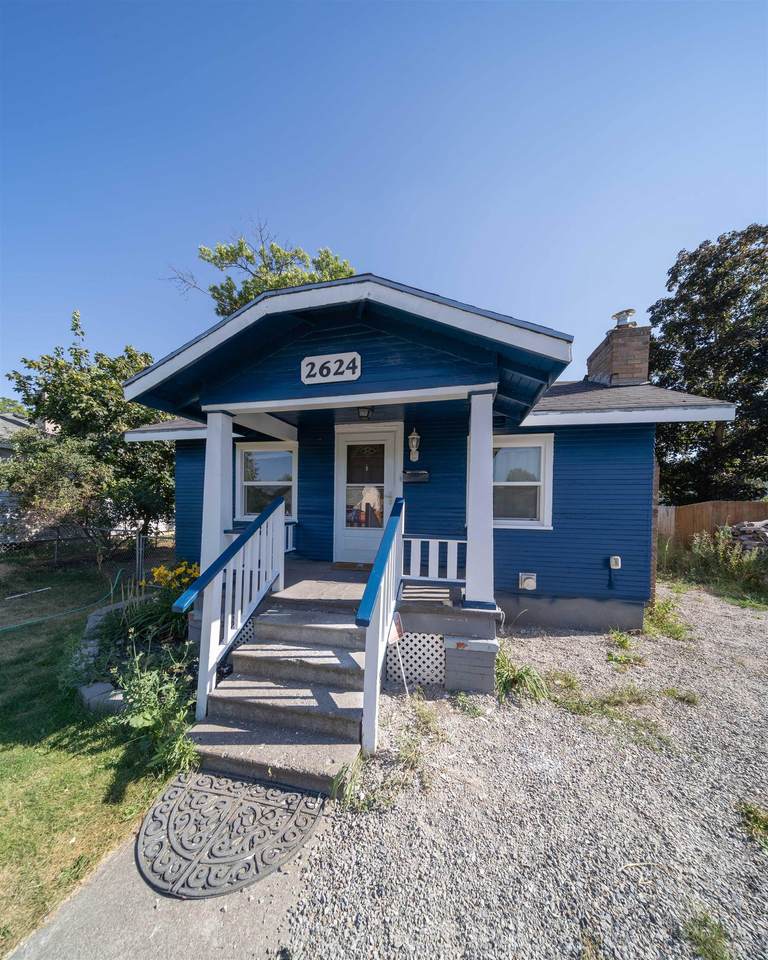 2624 Columbia Ave - Photo 1