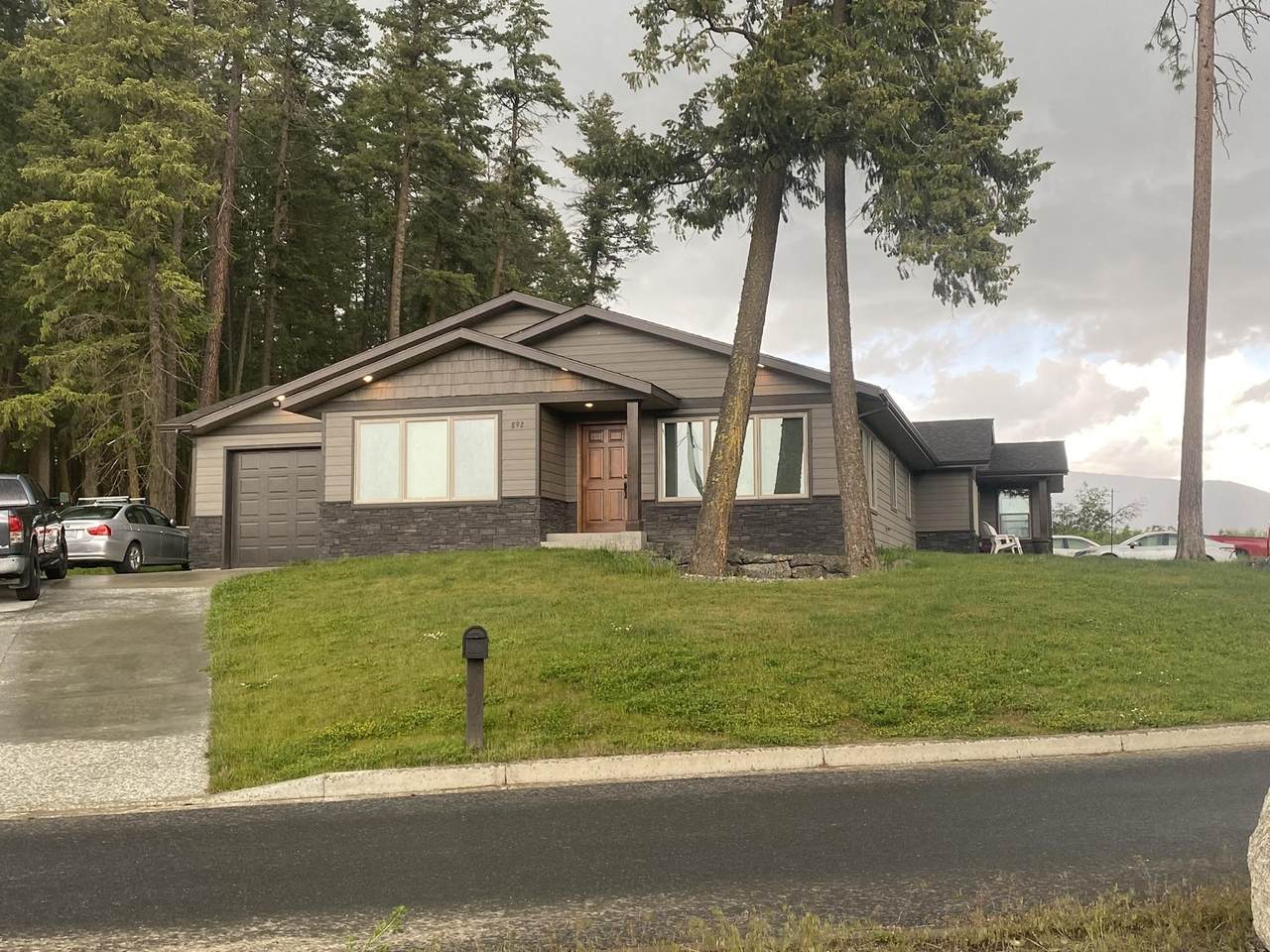 892 Evergreen Way - Photo 1