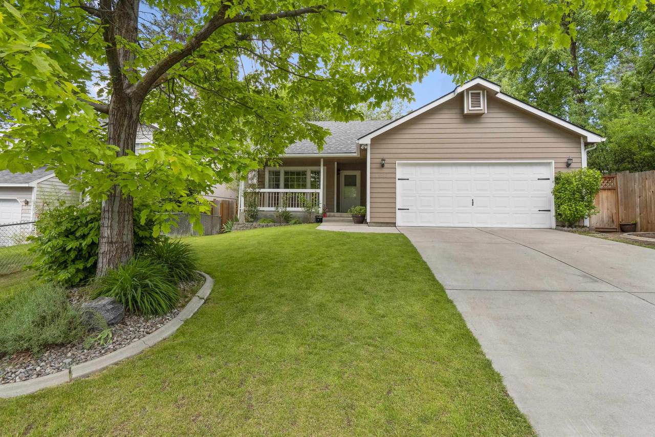 9923 10th Ave - Photo 1