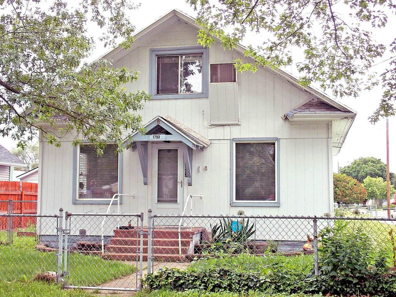 1753 Lee St - Photo 1