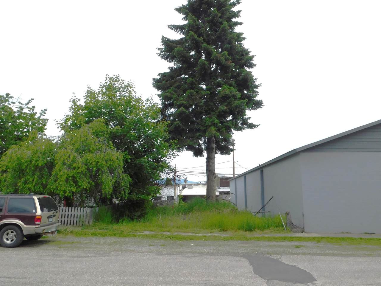 130 Spokane Ave - Photo 1