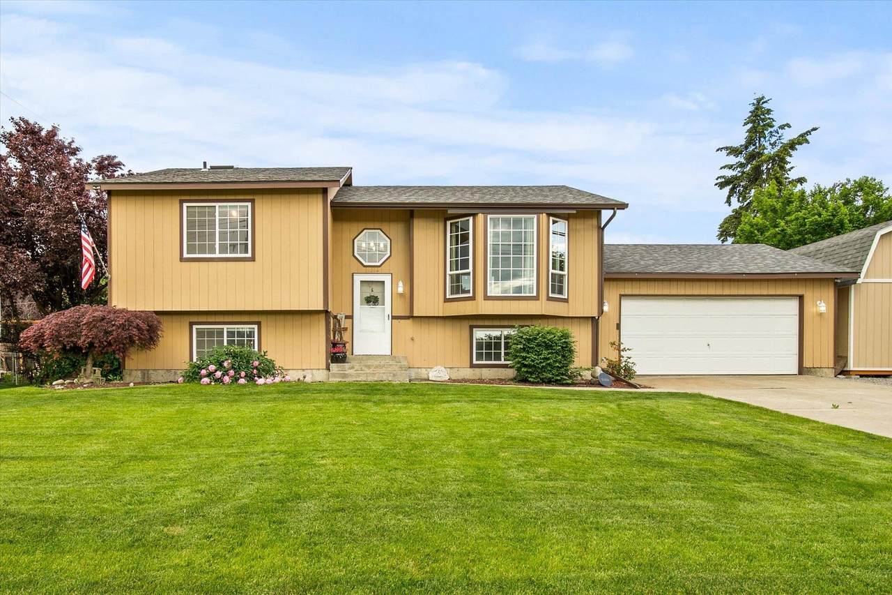 11312 Railroad Ave - Photo 1
