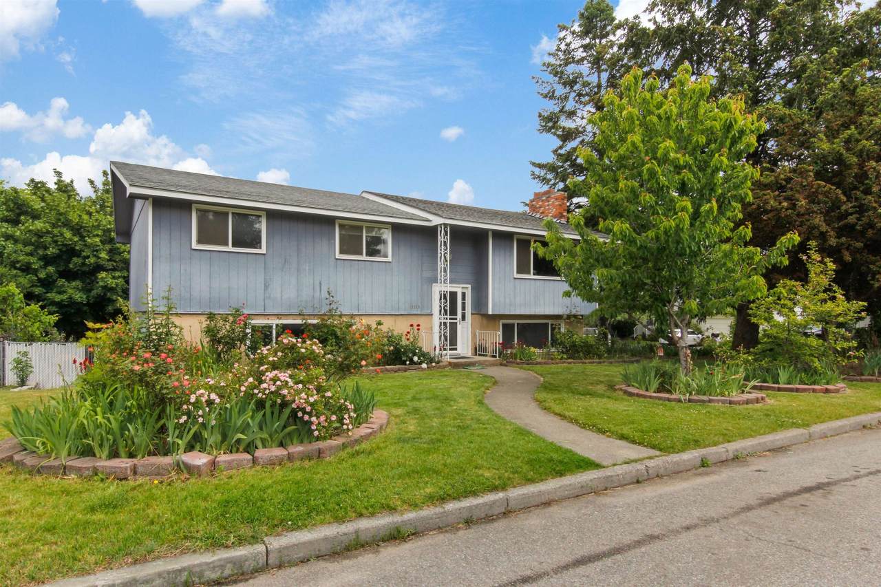 13513 11th Ave - Photo 1