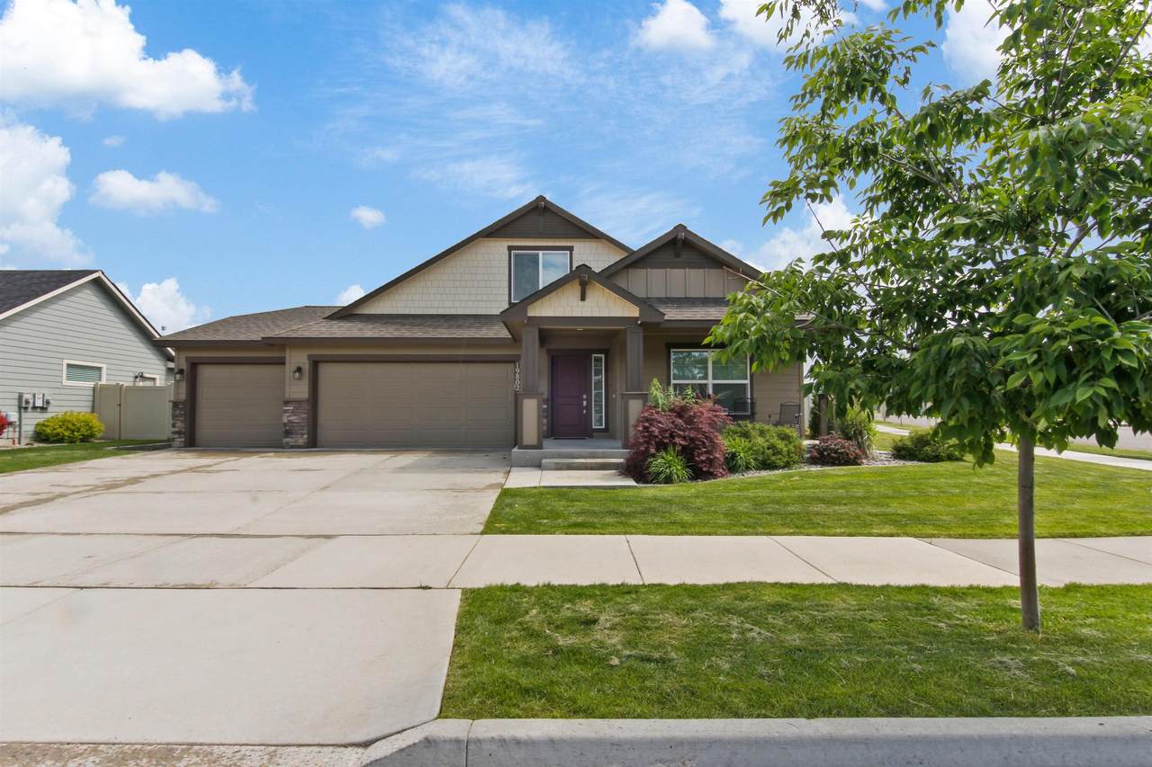 19802 Riverwalk Ave - Photo 1