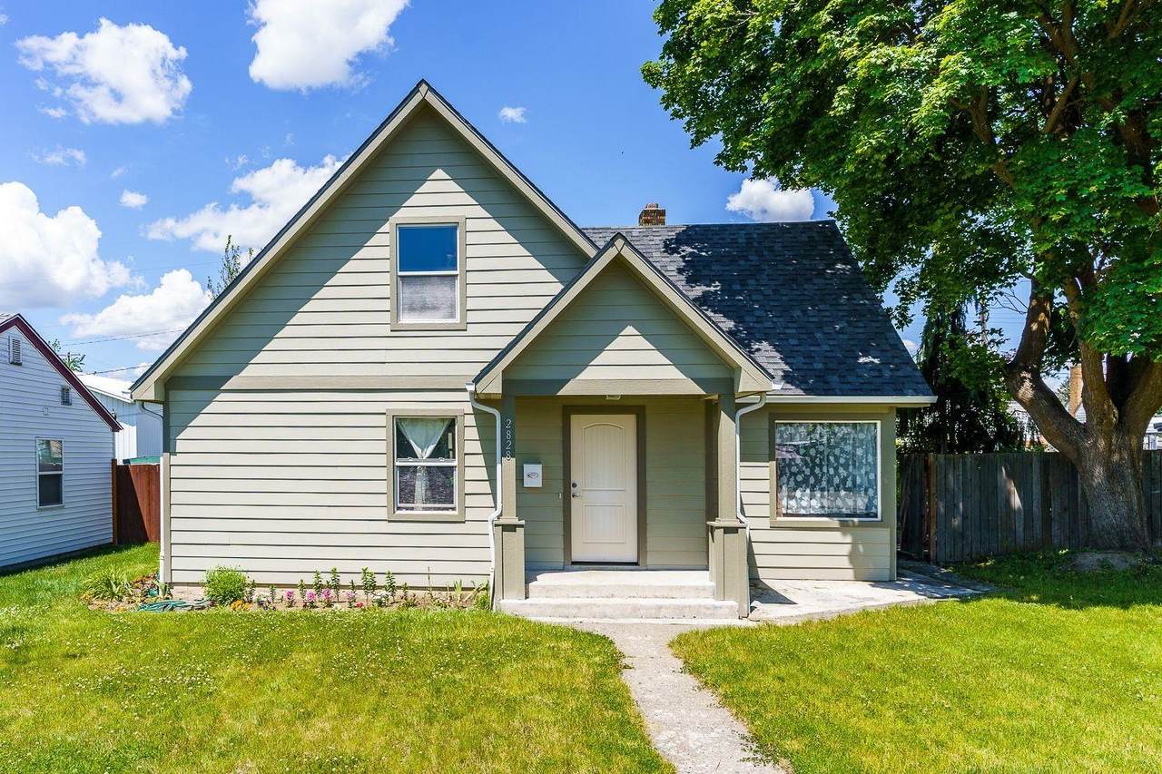 2828 Everett Ave - Photo 1