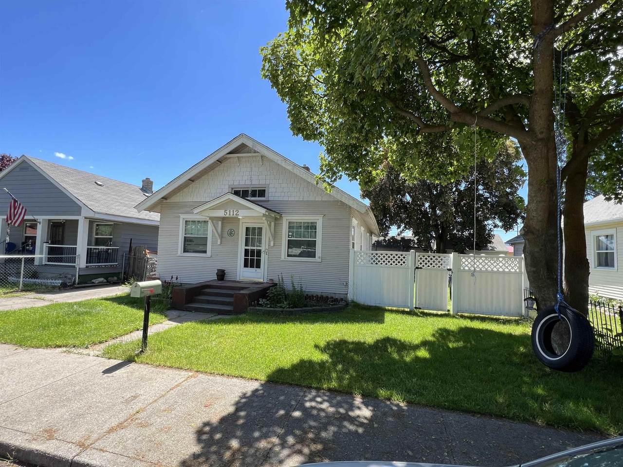 5112 Commerce Ave - Photo 1