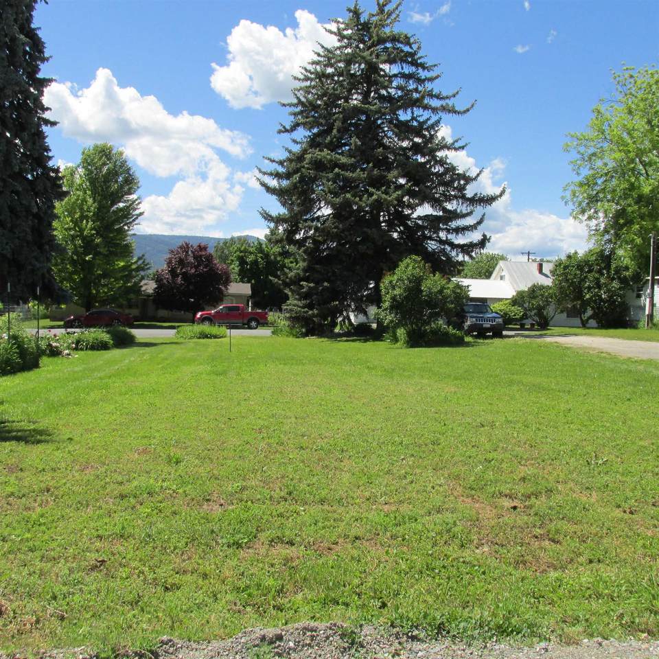 335 Walnut St - Photo 1
