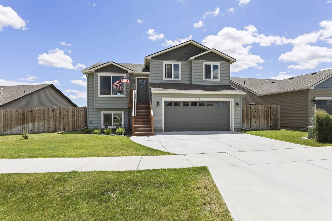10327 9th Ave - Photo 1