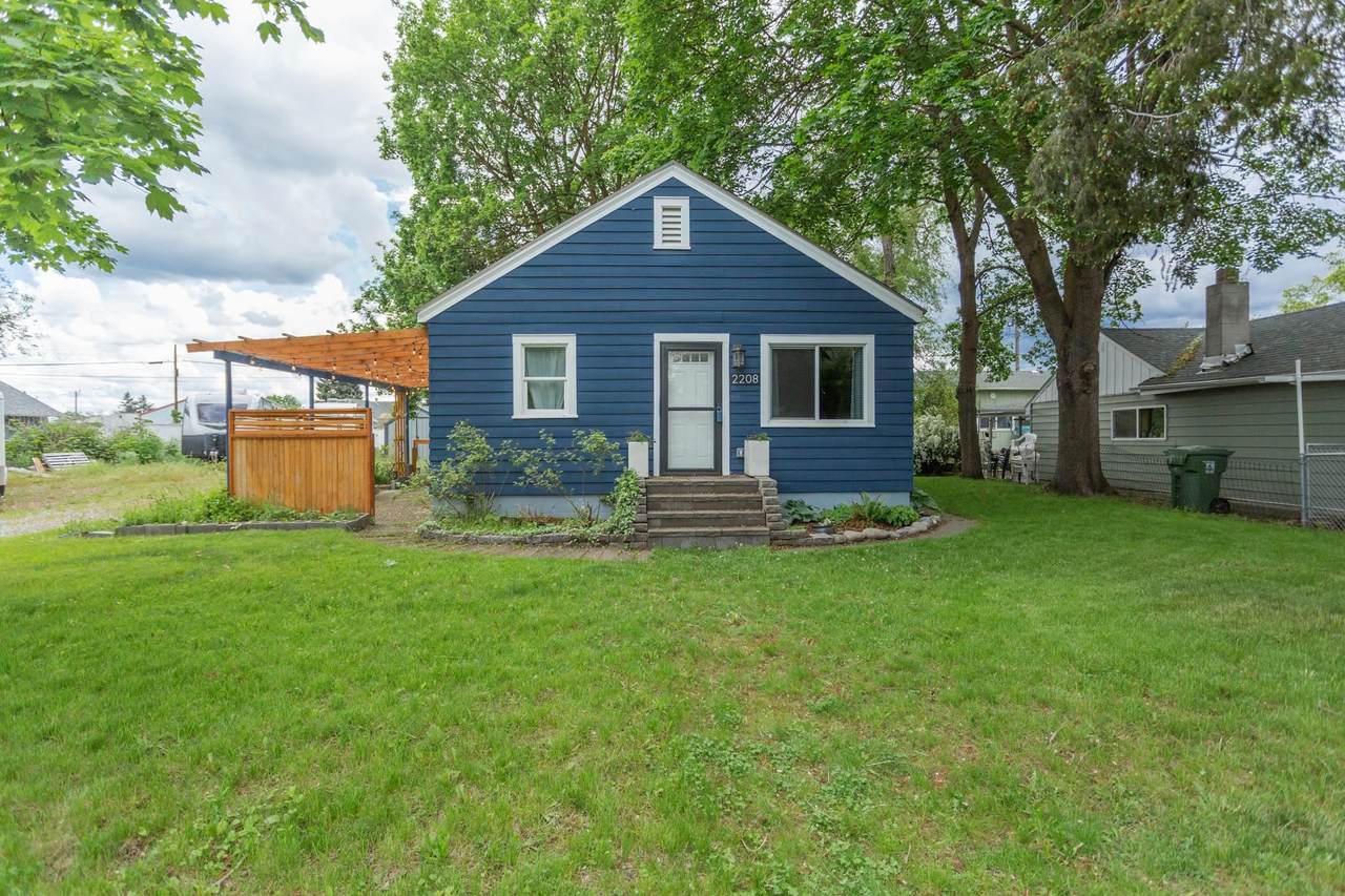 2208 Central Ave - Photo 1