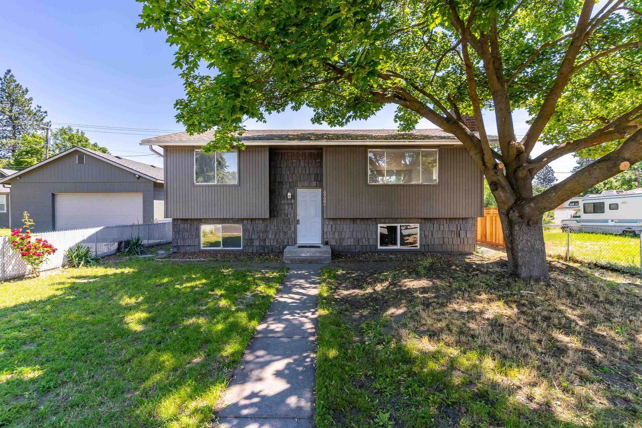 4722 Walnut St - Photo 1