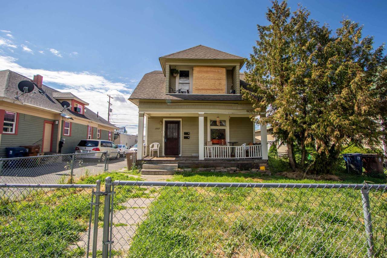 1007 Frederick Ave - Photo 1