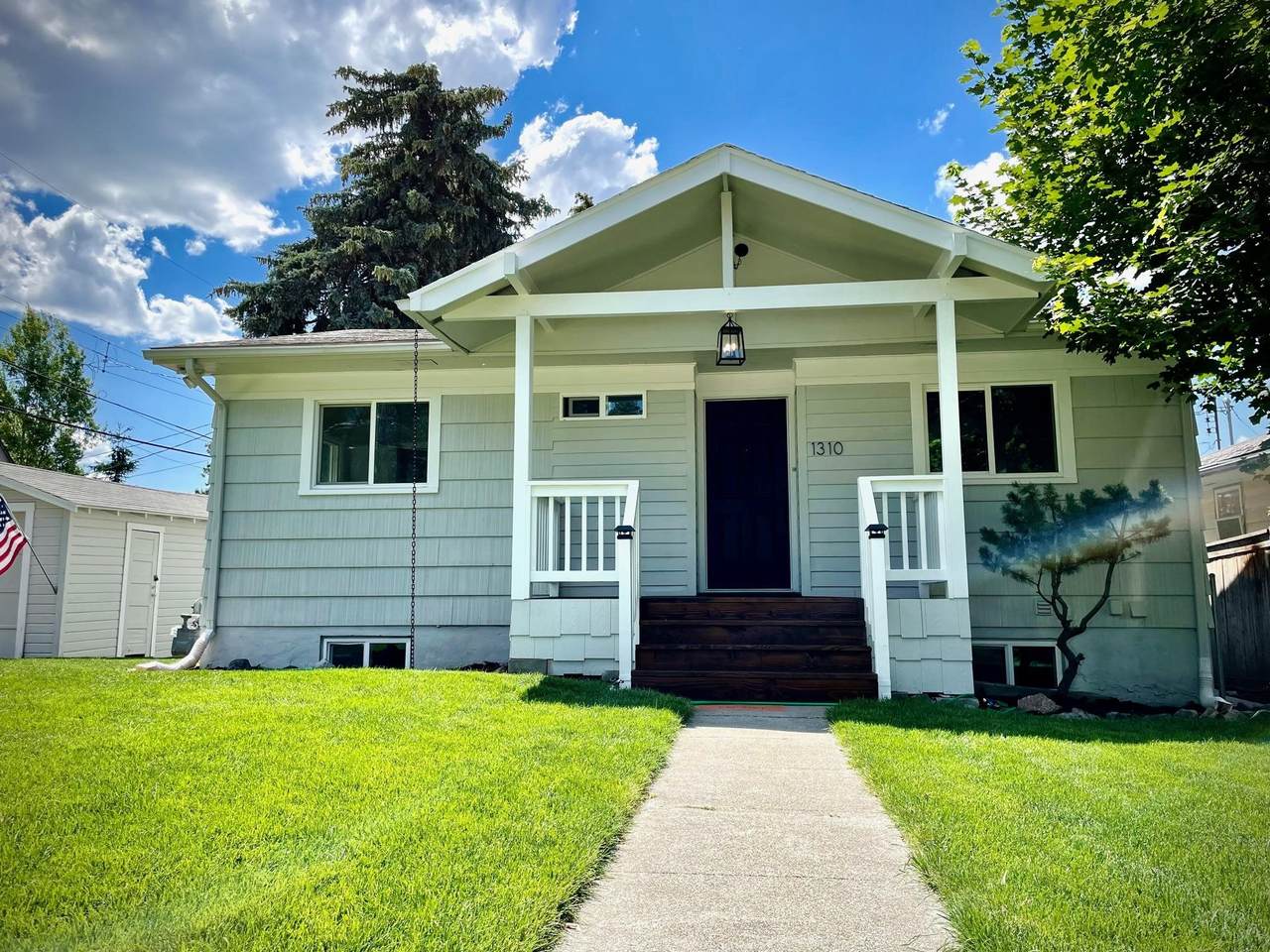 1310 Ash St - Photo 1