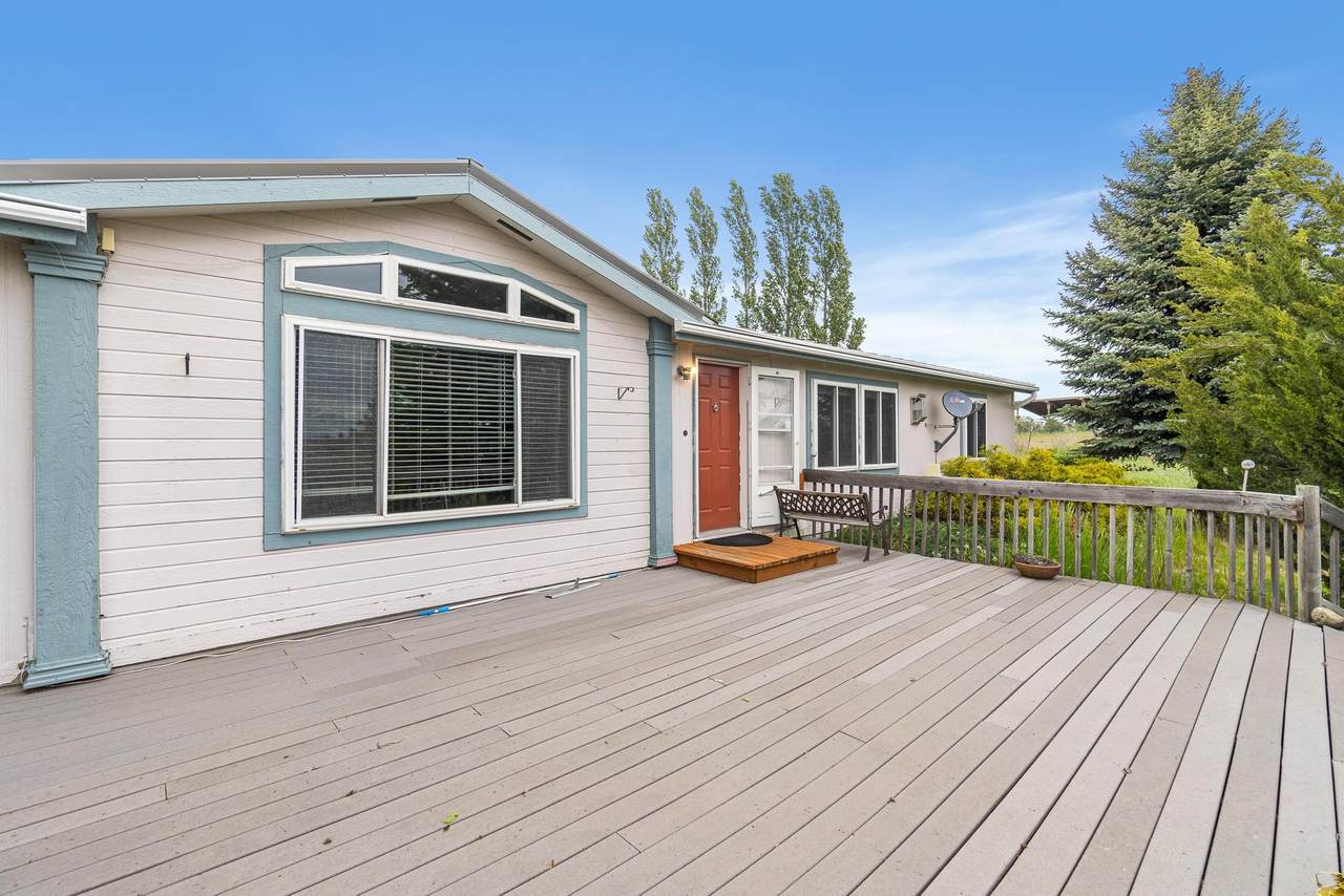 1015 Ventura Ln - Photo 1
