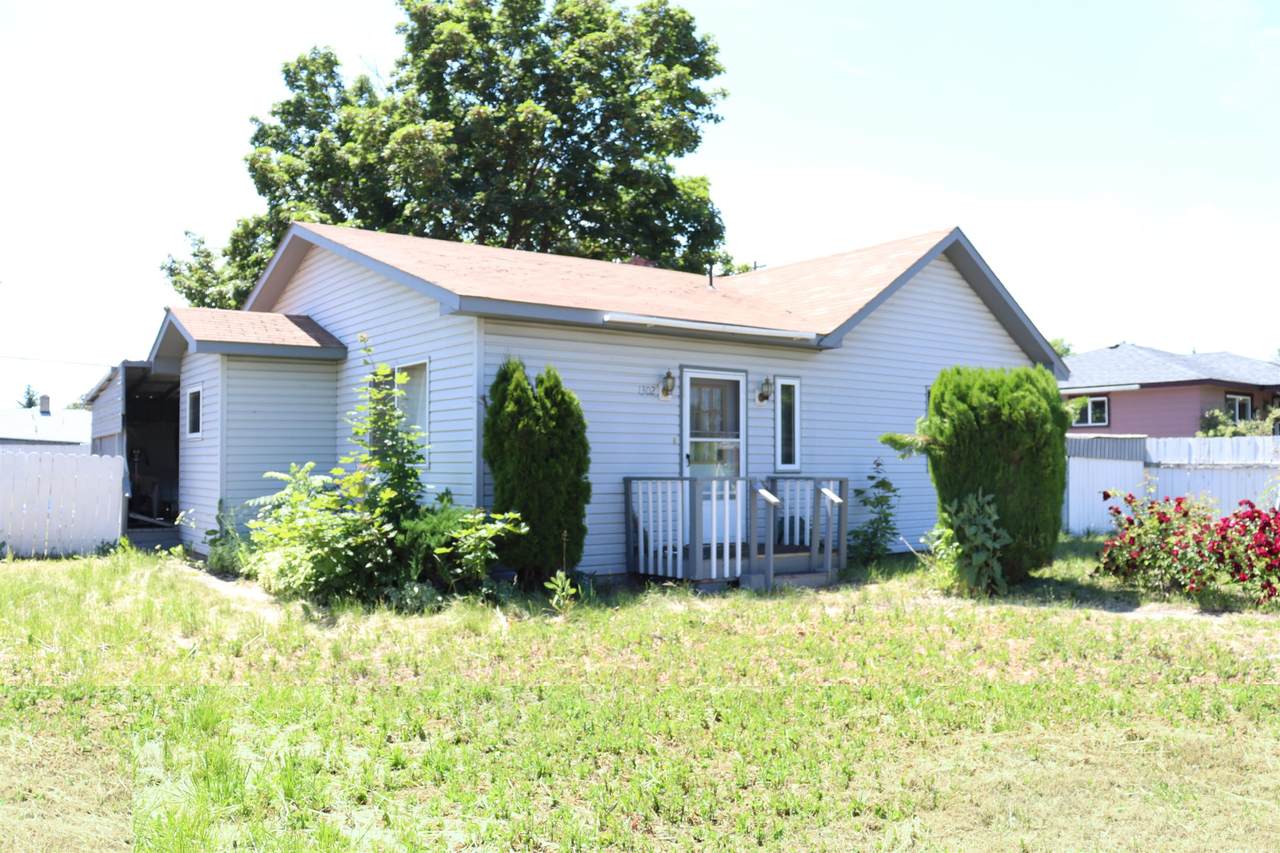 1302 Sanson Ave - Photo 1