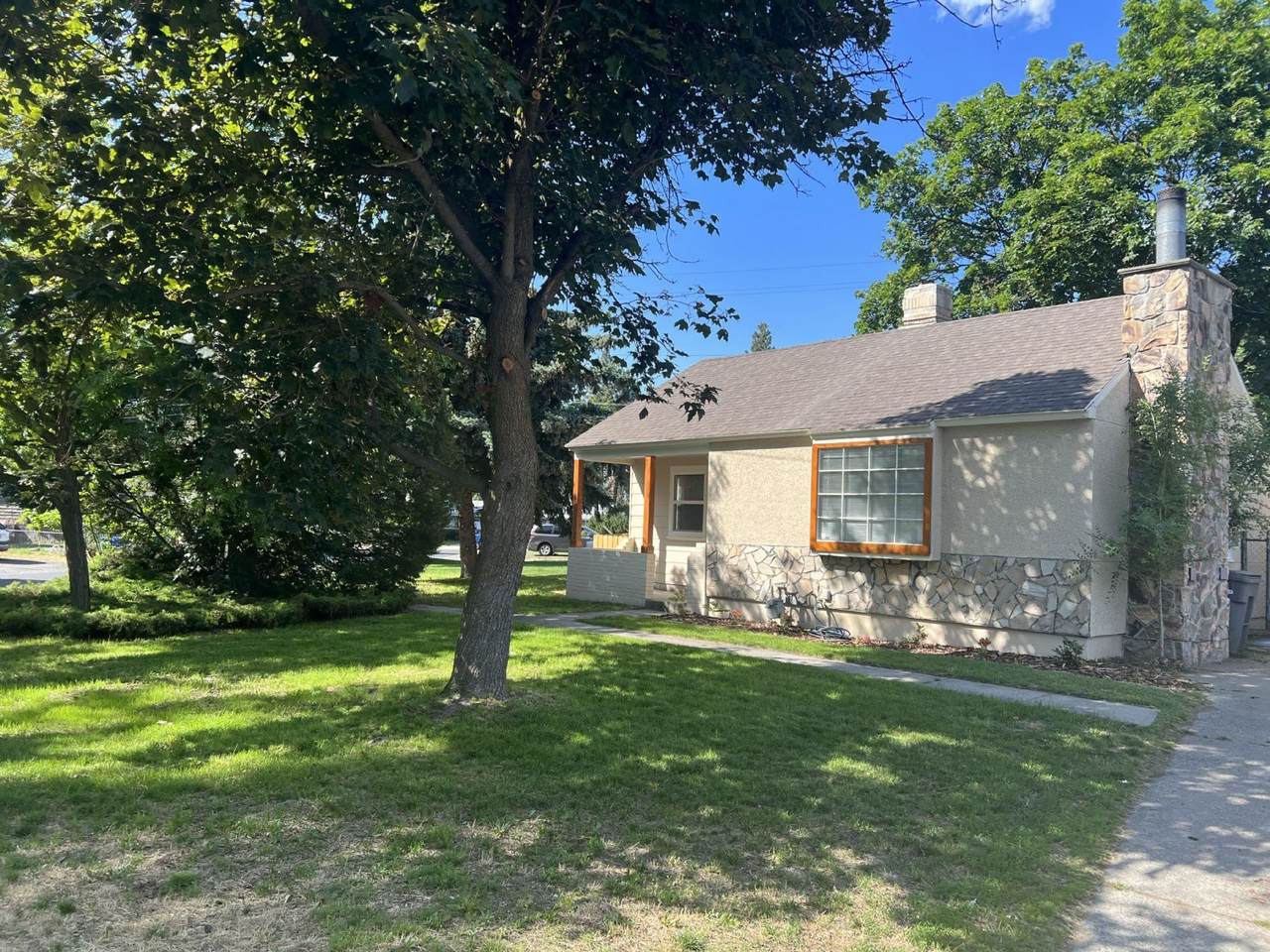 221 Nordin Ave - Photo 1
