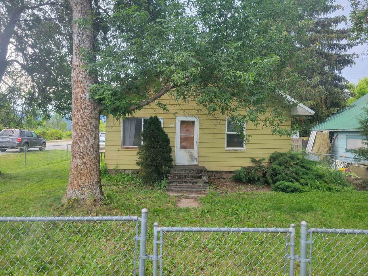301 2nd Ave - Photo 1