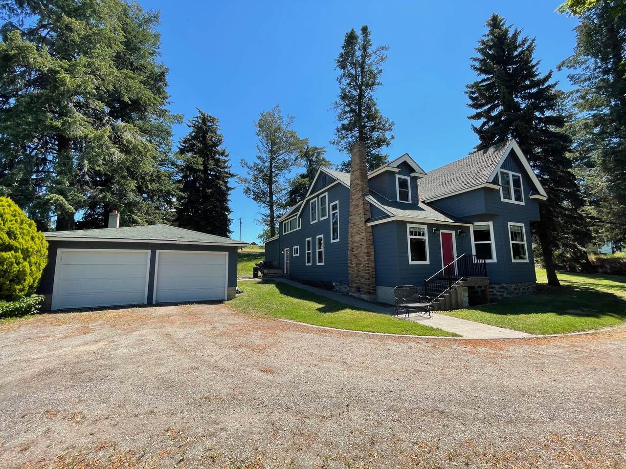 421 Summit Ave - Photo 1